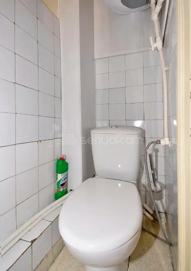 3 Սենյականոց Բնակարան Քարե Շենքում, 85քմ, 2/4 հարկ, Կապիտալ Վերանորոգված