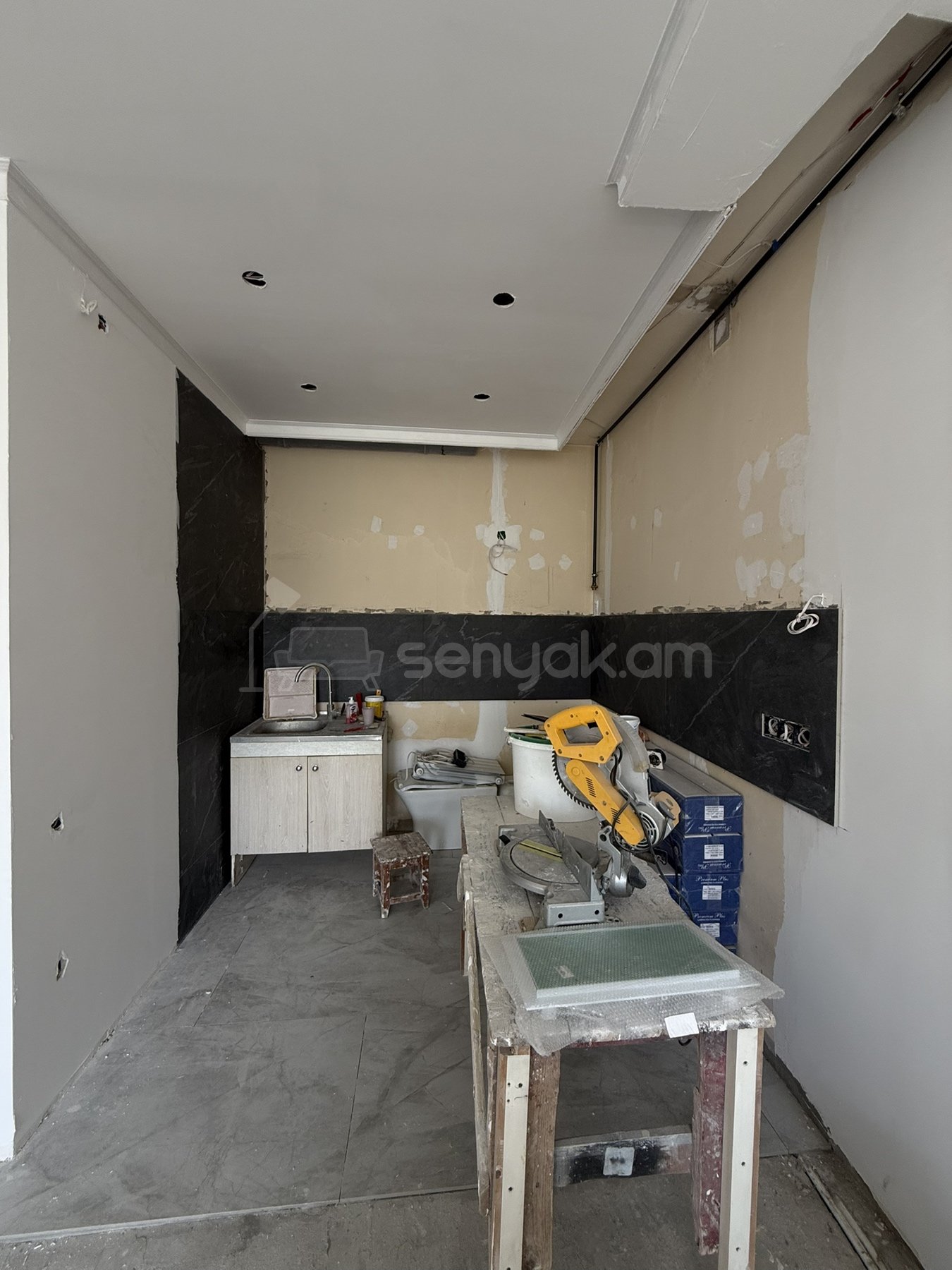 2 Սենյականոց Բնակարան Քարե Շենքում, 48քմ, 4/7 հարկ, Կապիտալ Վերանորոգված