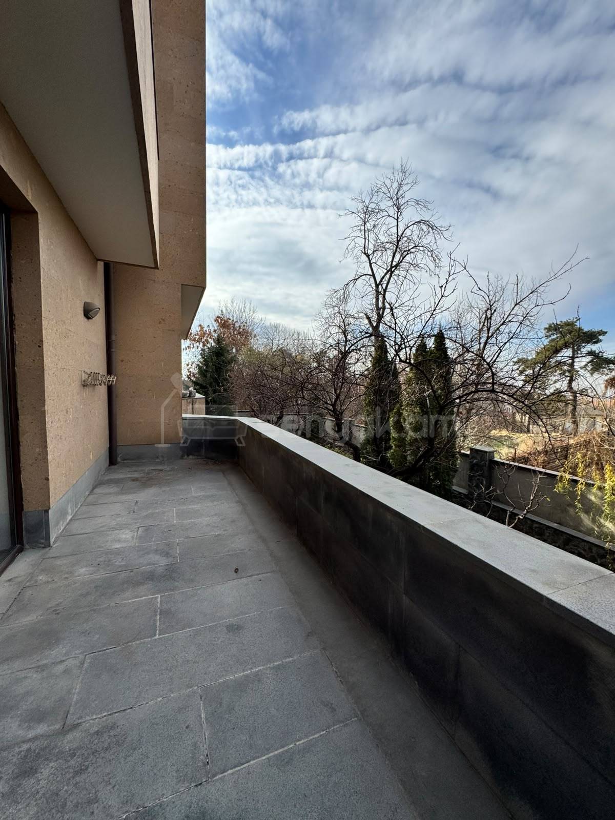3 Սենյականոց Բնակարան Նորակառույցում, 105քմ, 2/5 հարկ, Կապիտալ Վերանորոգված