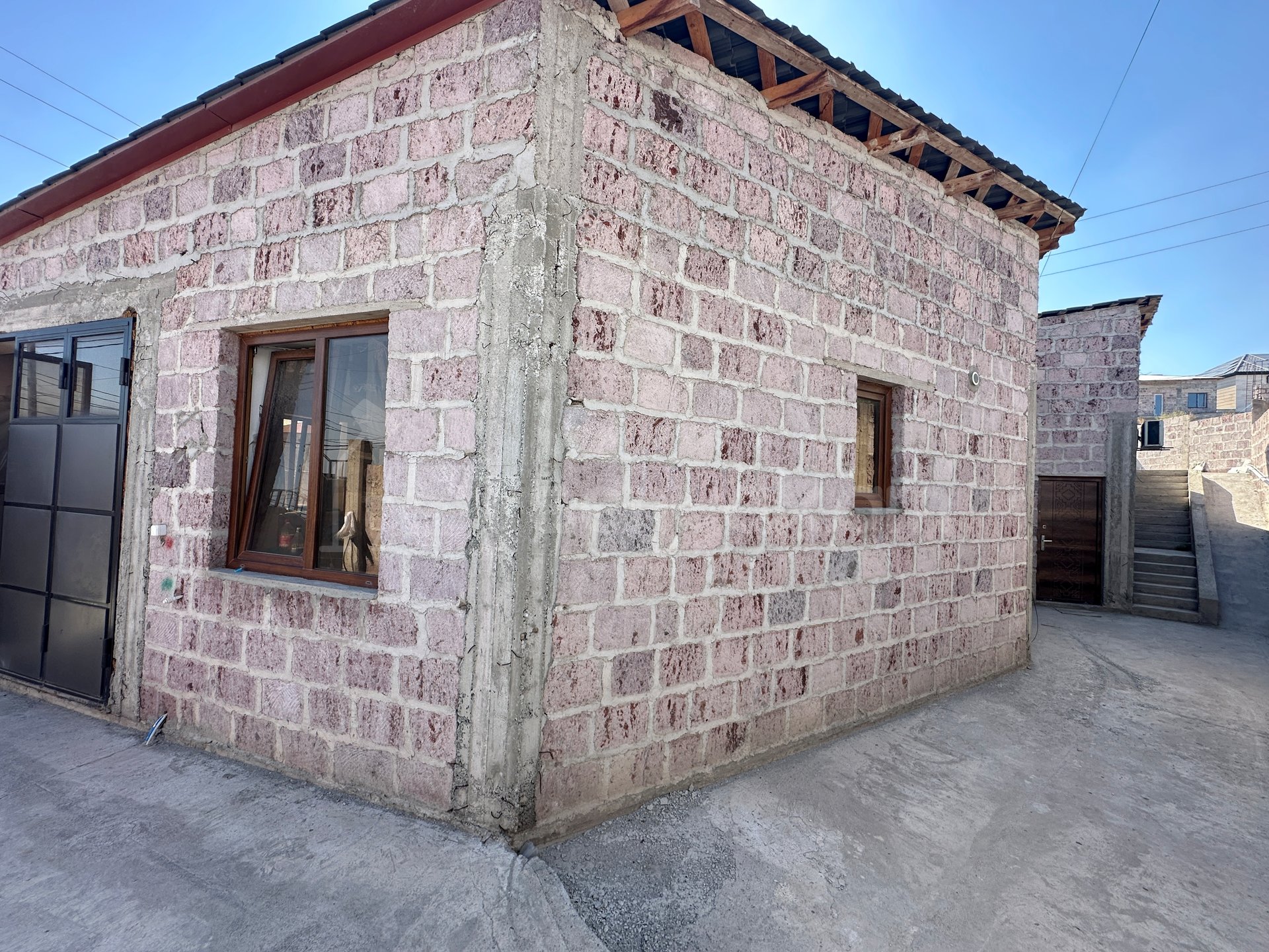 3 Սենյականոց Սեփական Տուն, 131քմ, Կոսմետիկ Վերանորոգված