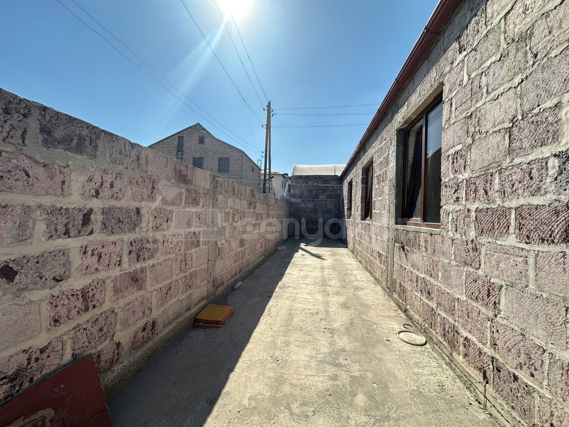 3 Սենյականոց Սեփական Տուն, 131քմ, Կոսմետիկ Վերանորոգված