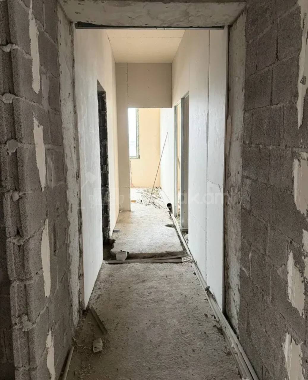 4 Սենյականոց Բնակարան, 103քմ, 17/18 հարկ, Զրոյական Վիճակում