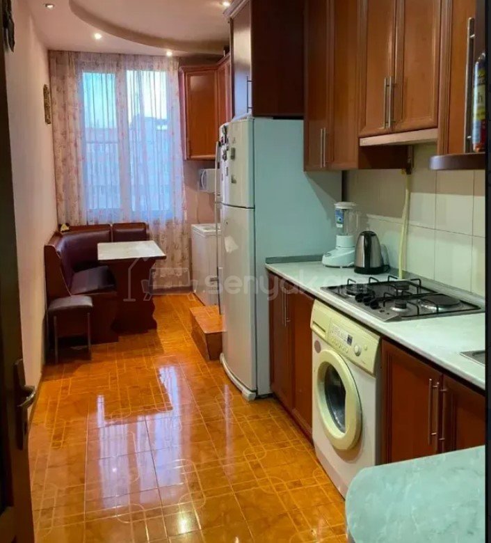 4 Սենյականոց Բնակարան, 90քմ, 10/10 հարկ, Կապիտալ Վերանորոգված, Կահավորված