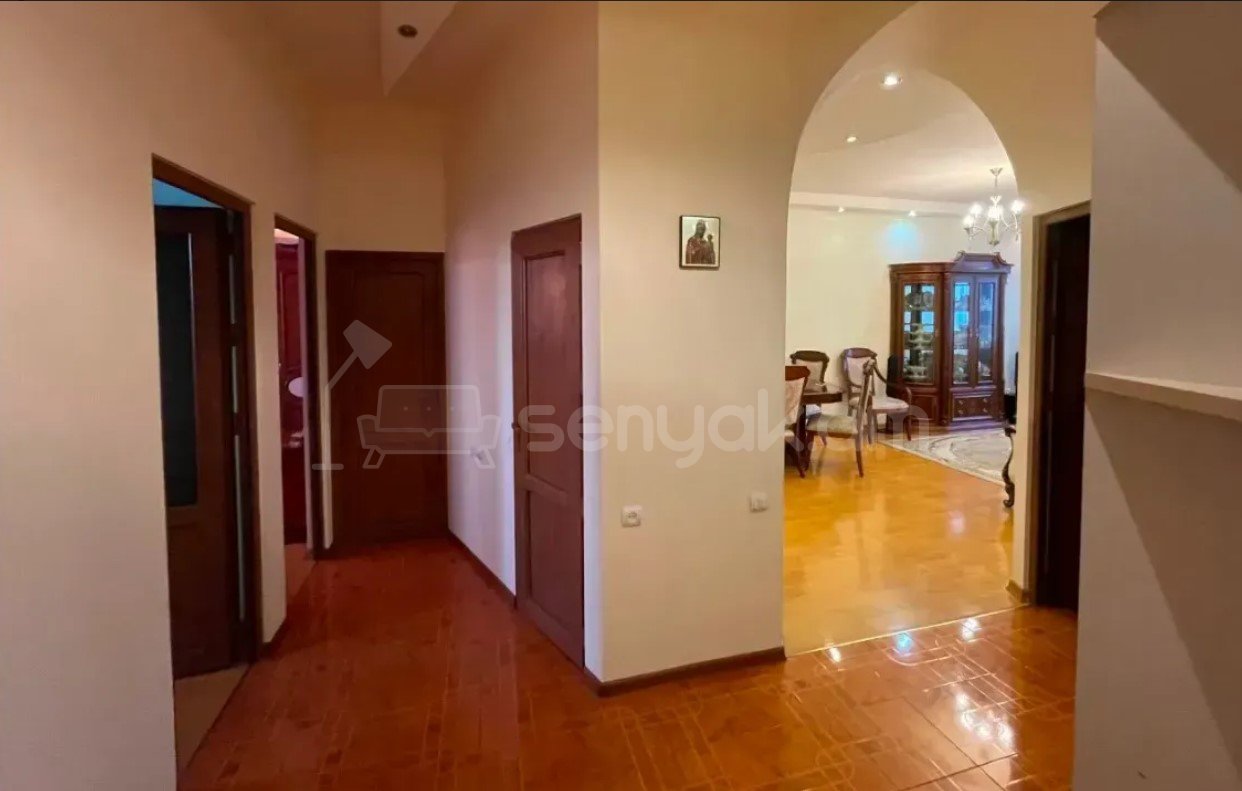 4 Սենյականոց Բնակարան, 90քմ, 10/10 հարկ, Կապիտալ Վերանորոգված, Կահավորված