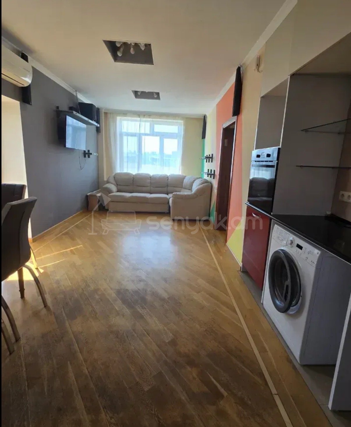 2 Սենյականոց Բնակարան Քարե Շենքում, 45քմ, 2/5 հարկ, Կապիտալ Վերանորոգված, Կահավորված