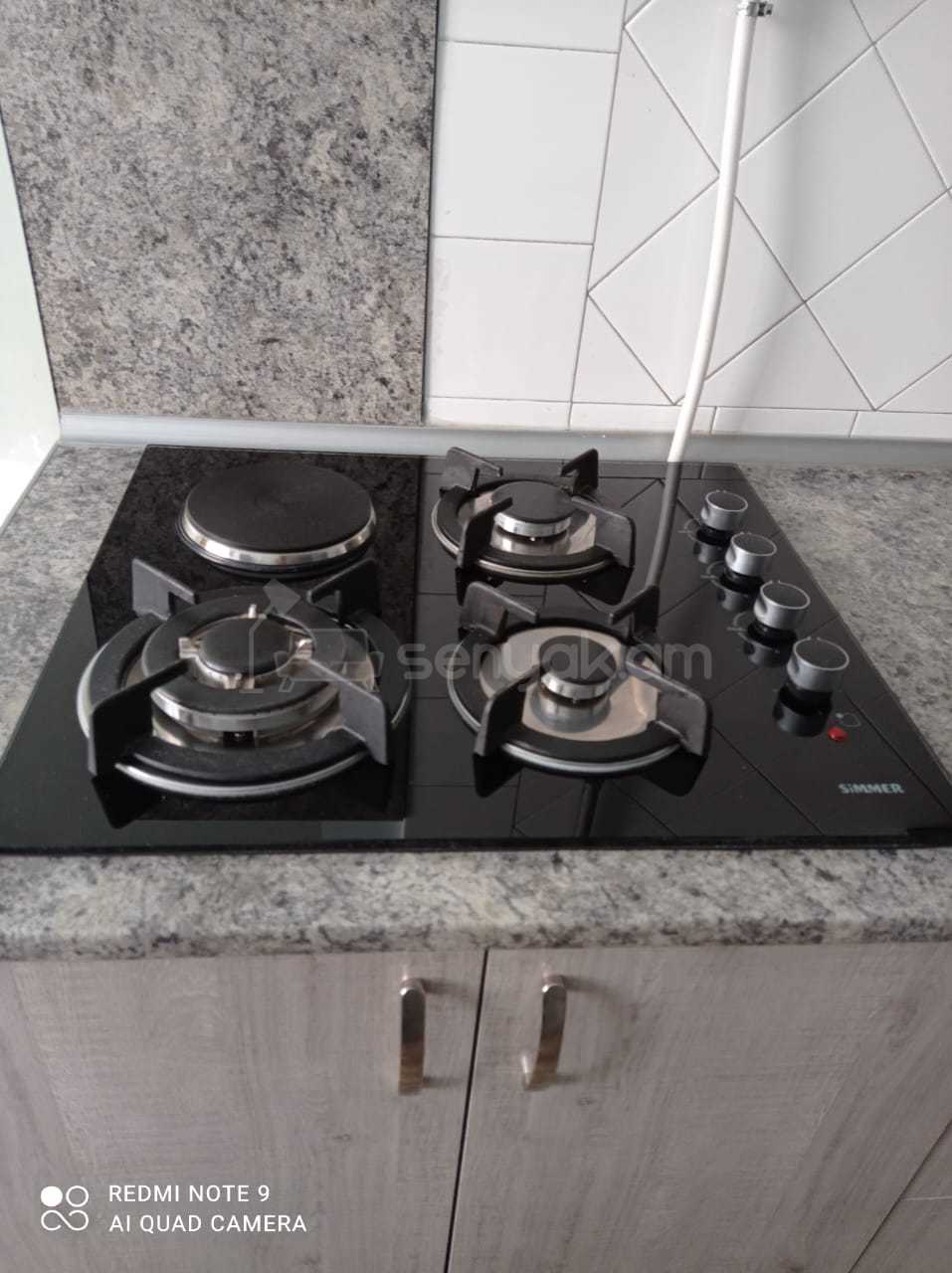 3 Սենյականոց Բնակարան Քարե Շենքում, 80քմ, 4/7 հարկ, Նորմալ Վիճակում, Կահավորված