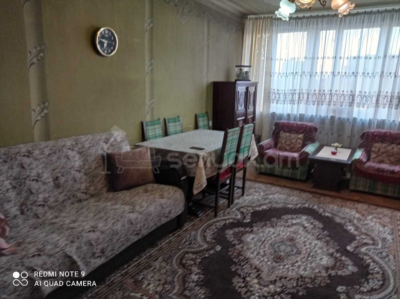 3 Սենյականոց Բնակարան Քարե Շենքում, 80քմ, 4/7 հարկ, Նորմալ Վիճակում, Կահավորված