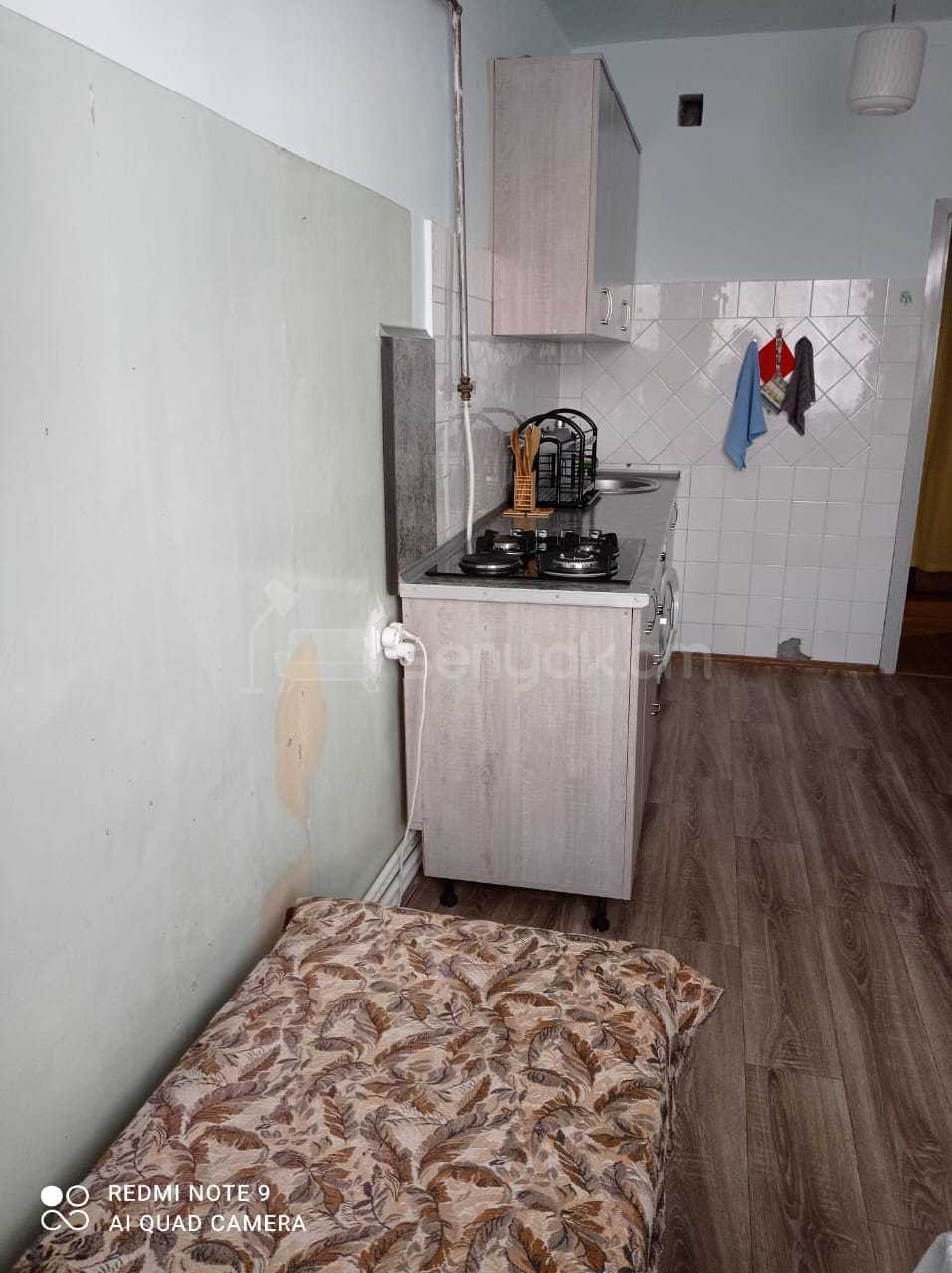 3 Սենյականոց Բնակարան Քարե Շենքում, 80քմ, 4/7 հարկ, Նորմալ Վիճակում, Կահավորված