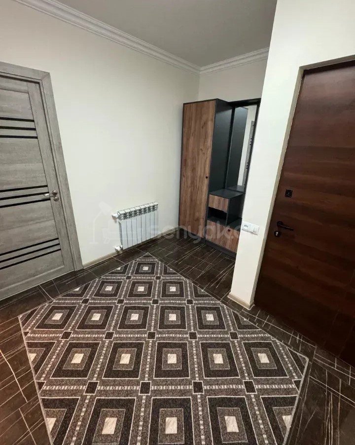 2 Սենյականոց Բնակարան Քարե Շենքում, 43քմ, 5/5 հարկ, Նորմալ Վիճակում