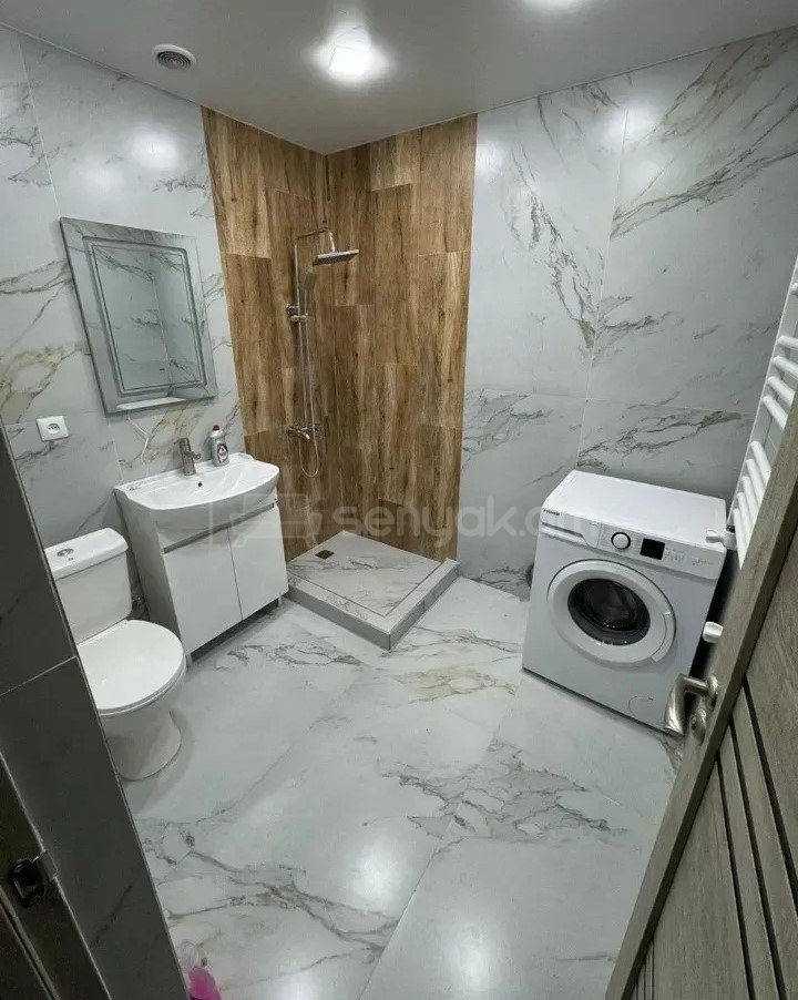 2 Սենյականոց Բնակարան Քարե Շենքում, 43քմ, 5/5 հարկ, Նորմալ Վիճակում