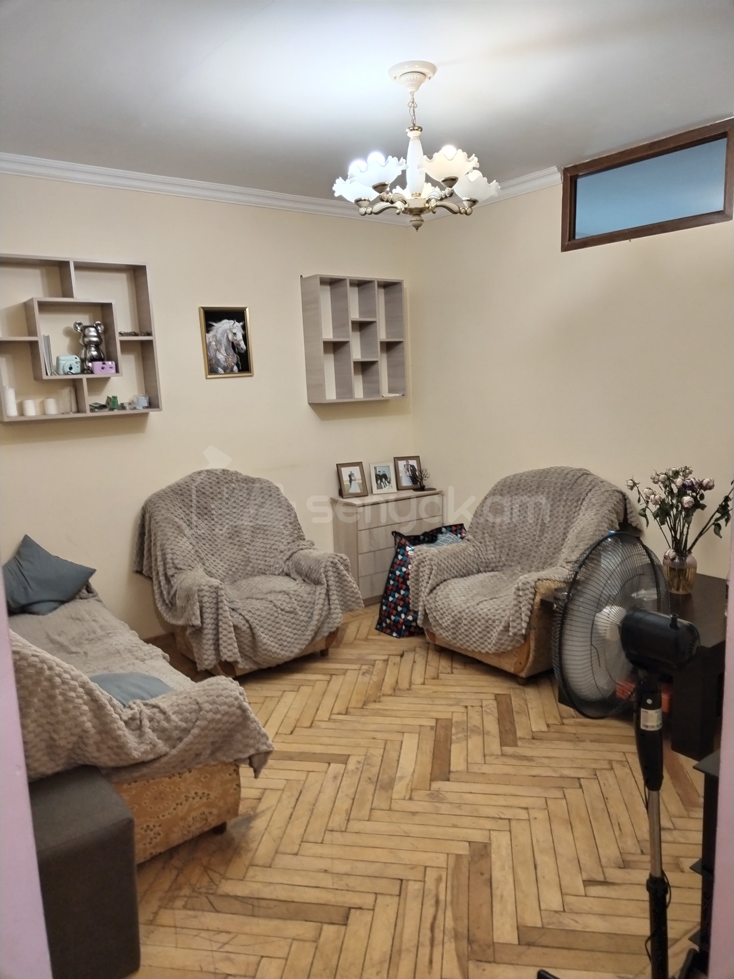2 Սենյականոց Բնակարան Քարե Շենքում, 40քմ, 1/5 հարկ, Նորմալ Վիճակում, Կահավորված