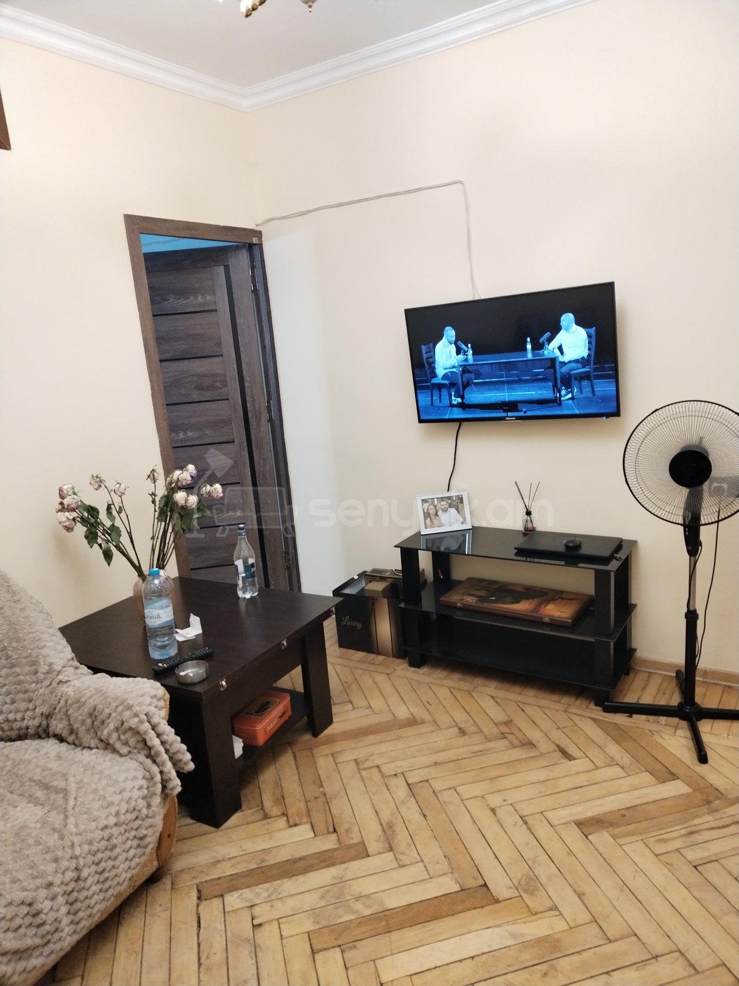 2 Սենյականոց Բնակարան Քարե Շենքում, 40քմ, 1/5 հարկ, Նորմալ Վիճակում, Կահավորված