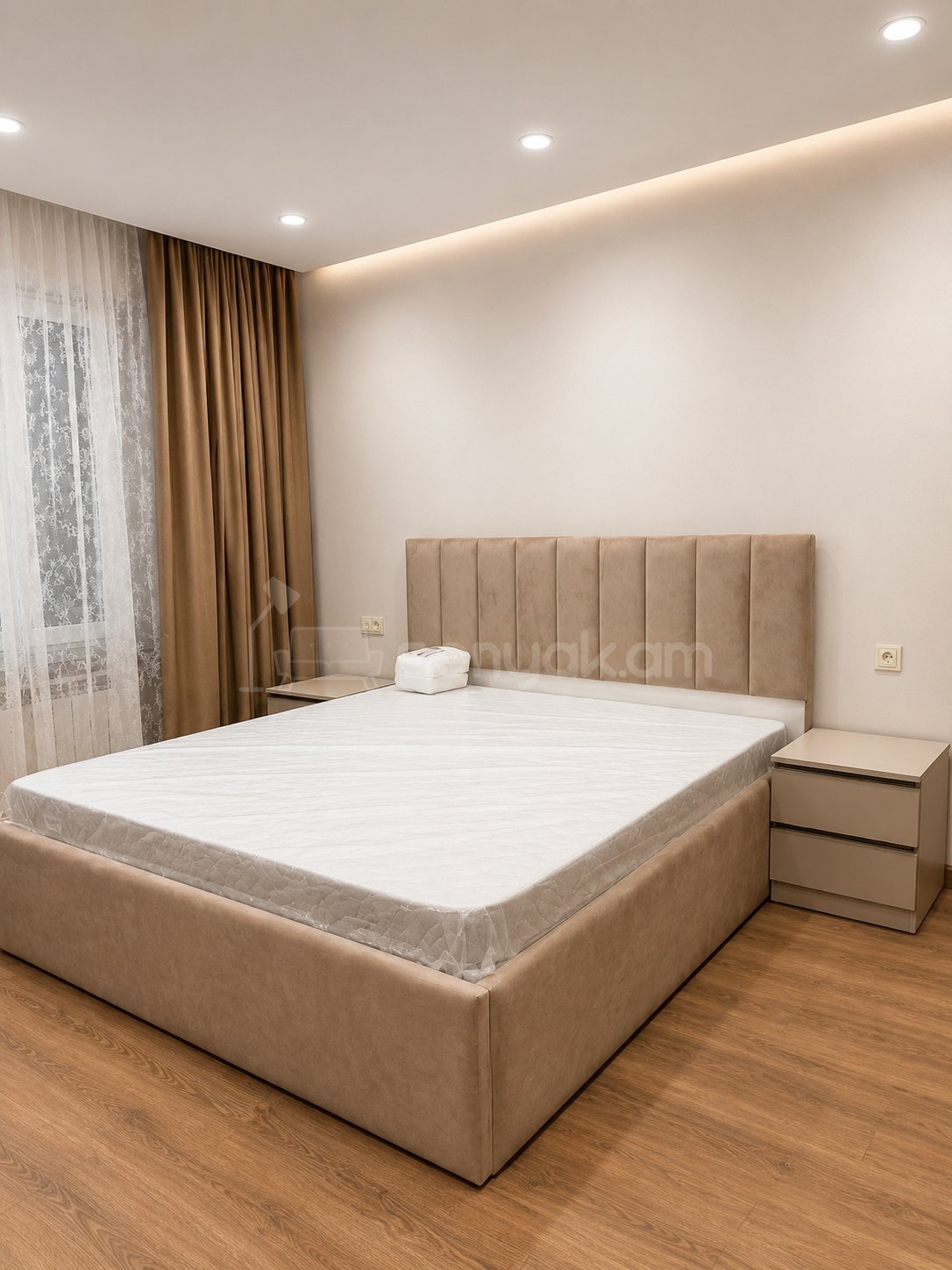 3 Սենյականոց Բնակարան Քարե Շենքում, 90քմ, 4/5 հարկ, Դիզայներական Վերանորոգված, Կահավորված, Արևկող