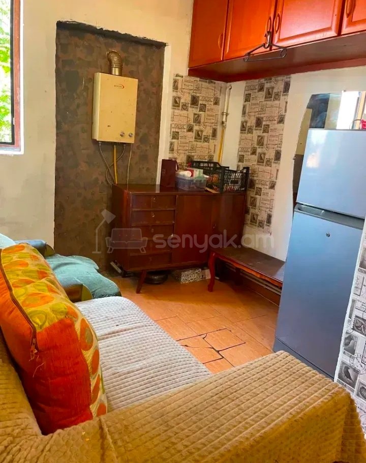 3 Սենյականոց Բնակարան Քարե Շենքում, 55քմ, 1/5 հարկ, Կապիտալ Վերանորոգված