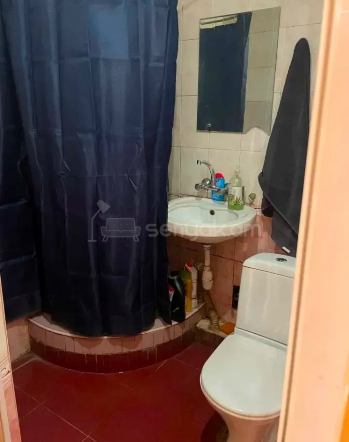 3 Սենյականոց Բնակարան Քարե Շենքում, 55քմ, 1/5 հարկ, Նորմալ Վիճակում