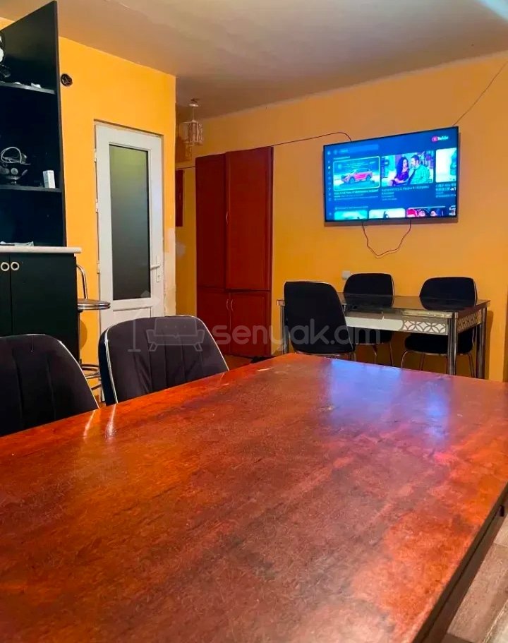 3 Սենյականոց Բնակարան Քարե Շենքում, 55քմ, 1/5 հարկ, Նորմալ Վիճակում