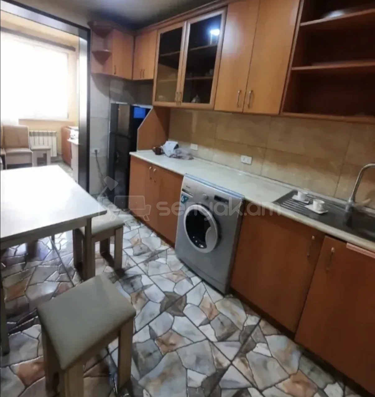 3 Սենյականոց Բնակարան, 67քմ, 3/9 հարկ, Կապիտալ Վերանորոգված, Կահավորված