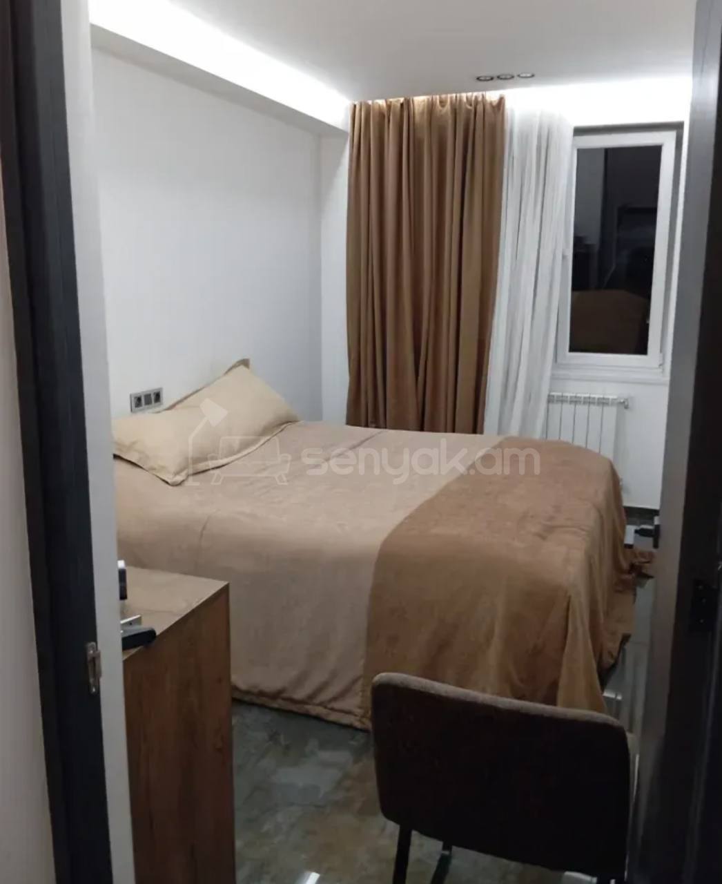 4 Սենյականոց Բնակարան Քարե Շենքում, 85քմ, 5/5 հարկ, Կապիտալ Վերանորոգված