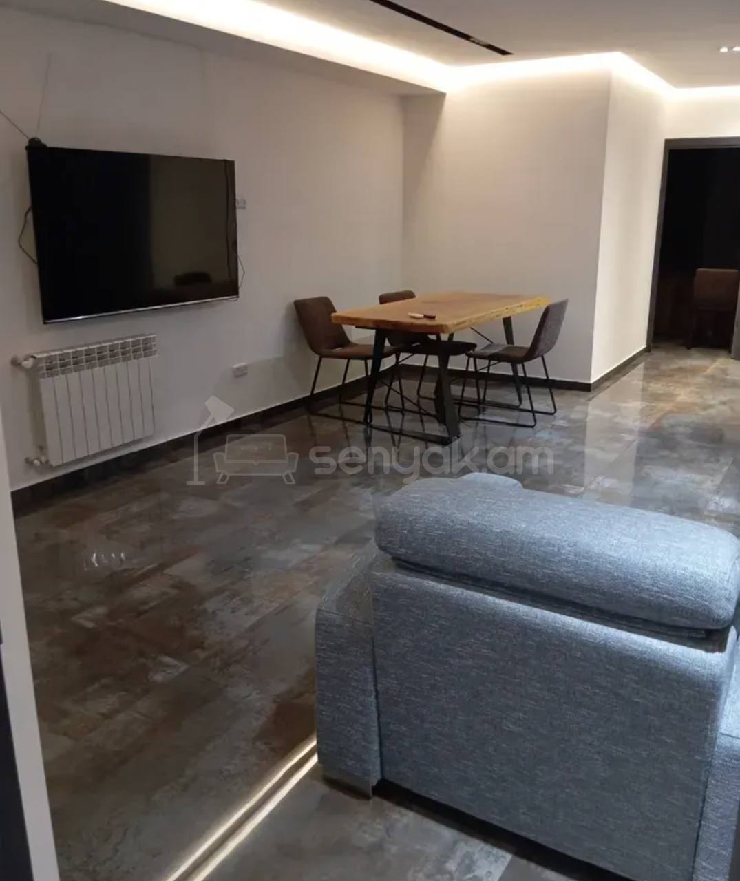 4 Սենյականոց Բնակարան Քարե Շենքում, 85քմ, 5/5 հարկ, Կապիտալ Վերանորոգված