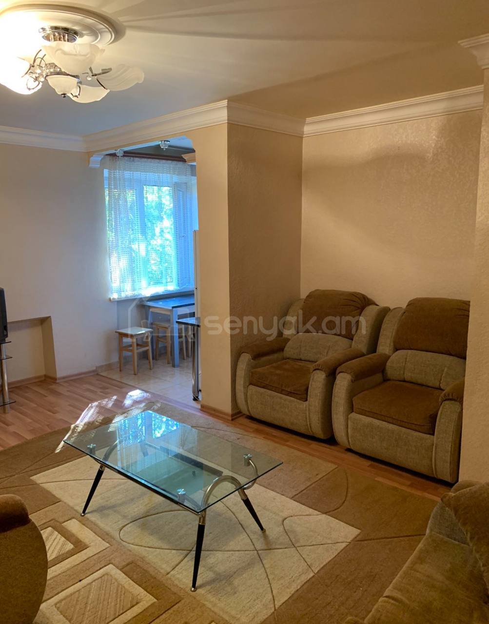 2 Սենյականոց Բնակարան Քարե Շենքում, 43քմ, 3/5 հարկ, Կապիտալ Վերանորոգված, Կահավորված, Արևկող