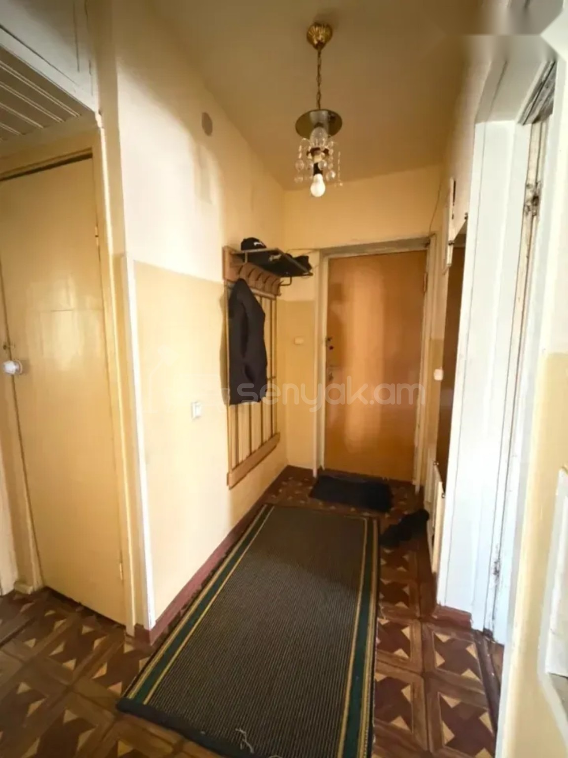 3 Սենյականոց Բնակարան Քարե Շենքում, 73քմ, 2/4 հարկ, Պետական Վիճակում