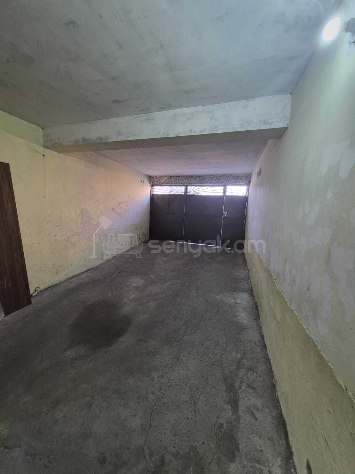 4 Սենյականոց Սեփական Տուն, 180քմ, Նորմալ Վիճակում, Ավտոտնակով