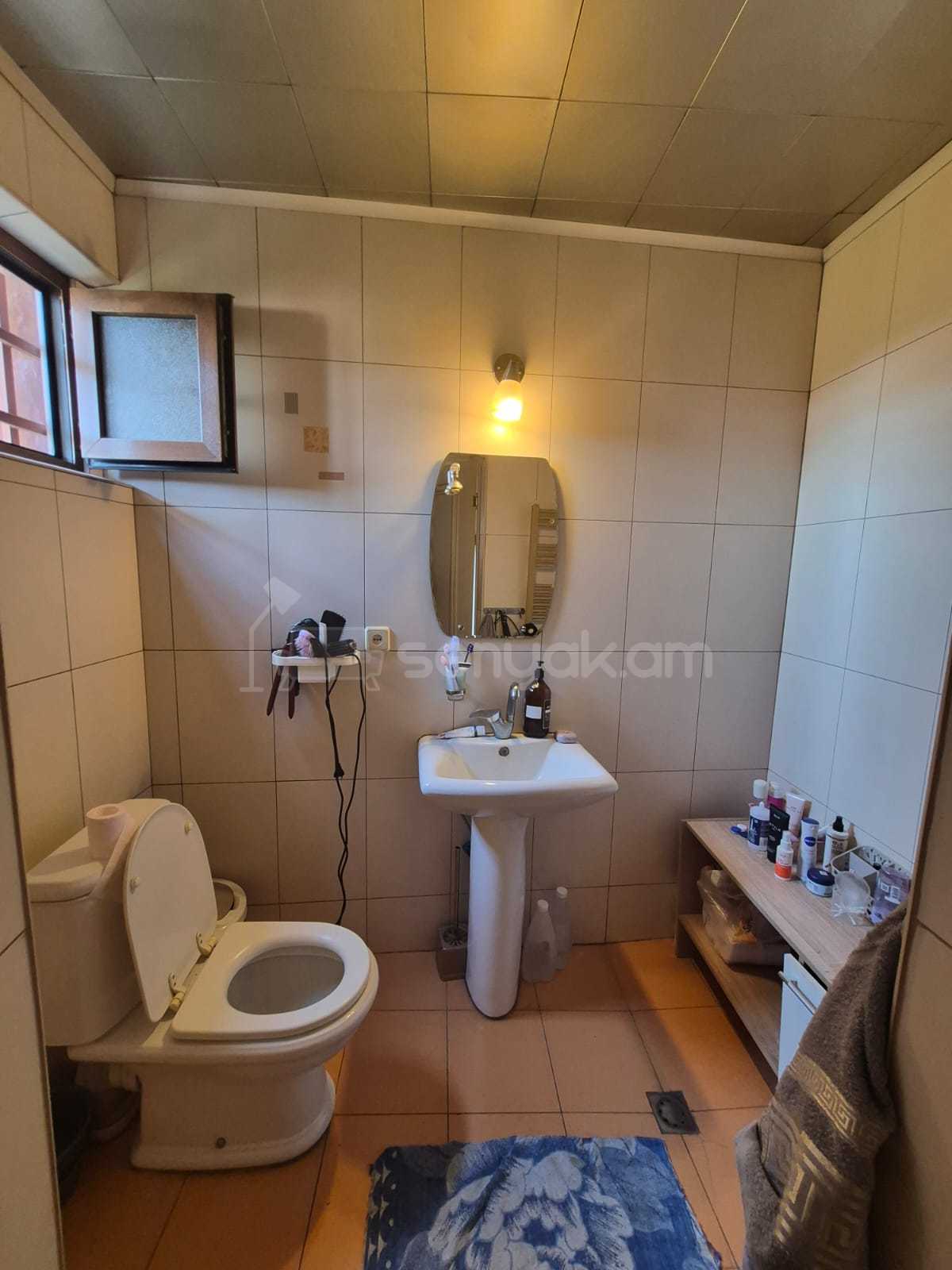 4 Սենյականոց Սեփական Տուն, 180քմ, Նորմալ Վիճակում, Ավտոտնակով