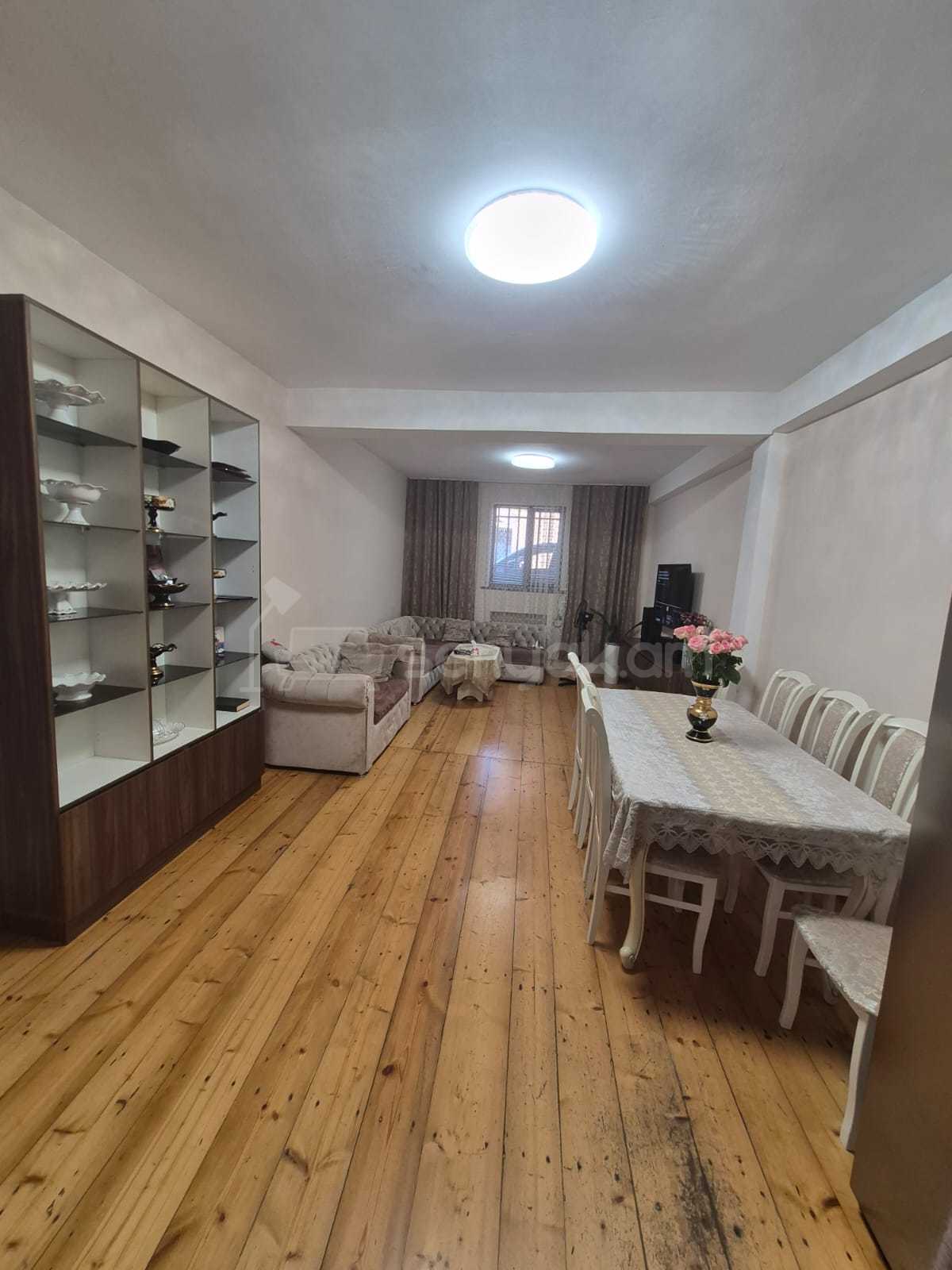 4 Սենյականոց Սեփական Տուն, 180քմ, Նորմալ Վիճակում, Ավտոտնակով