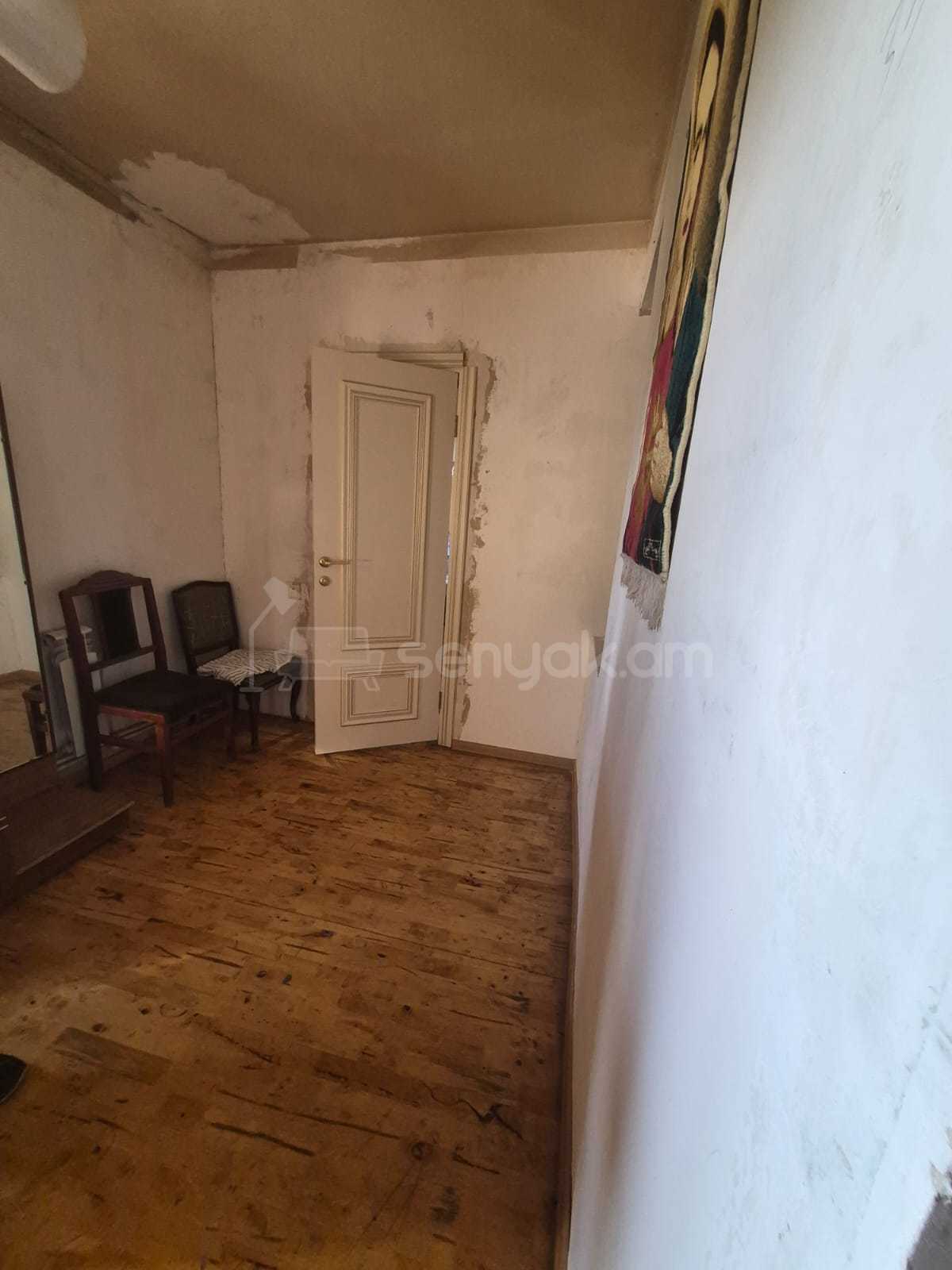 4 Սենյականոց Սեփական Տուն, 180քմ, Նորմալ Վիճակում, Ավտոտնակով