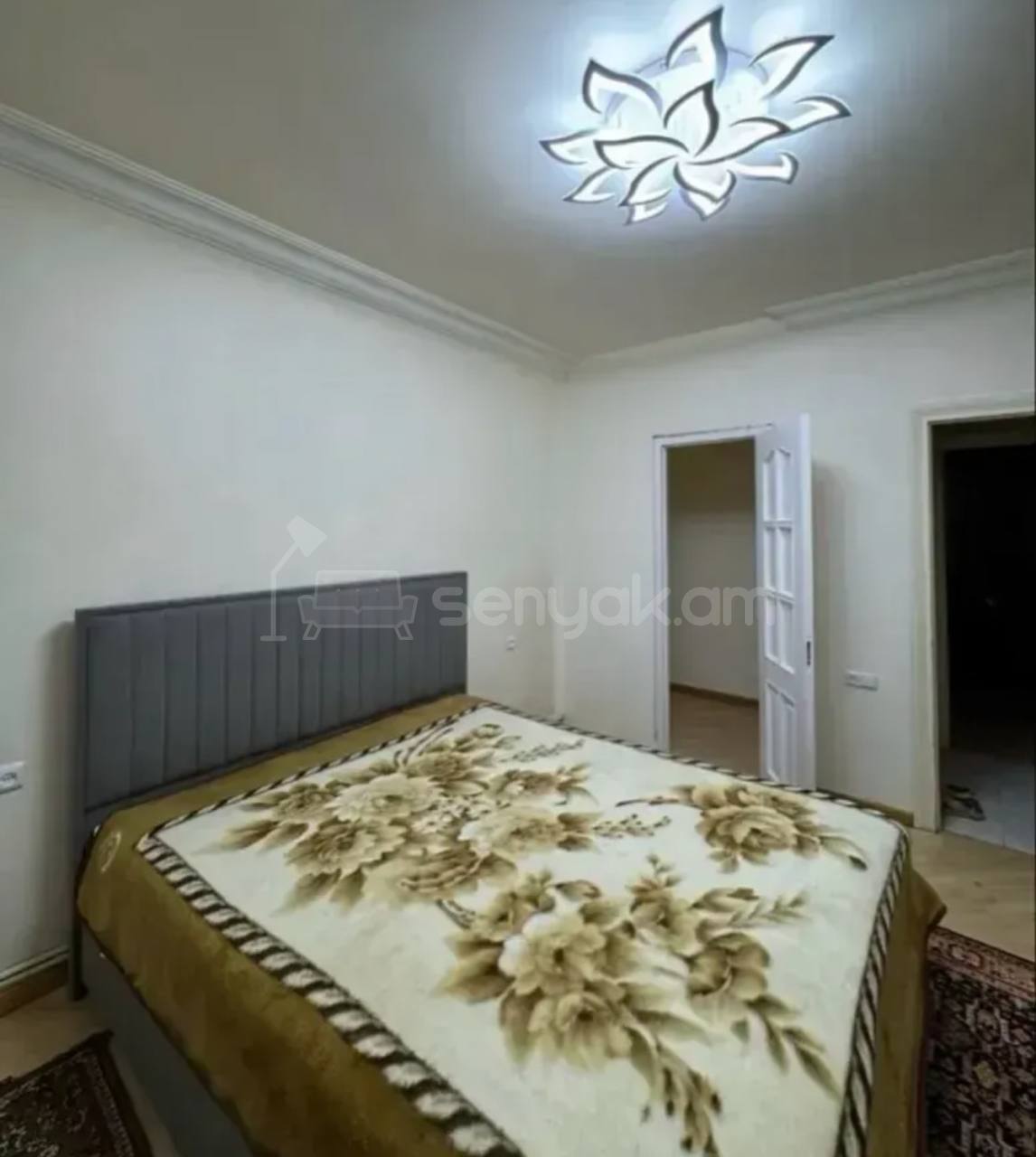 5 Սենյականոց Բնակարան Քարե Շենքում, 140քմ, 3/5 հարկ, Կապիտալ Վերանորոգված, Կահավորված