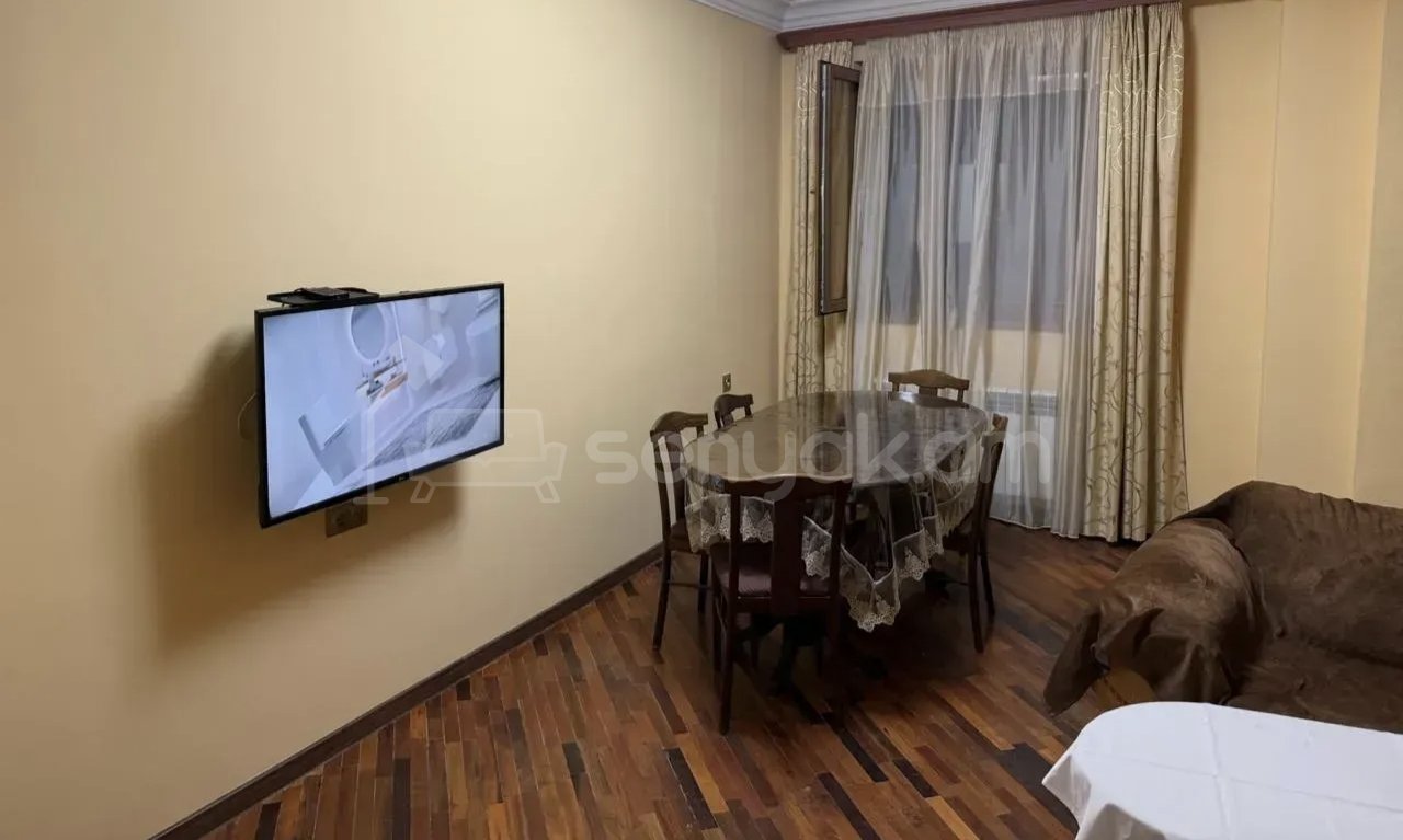 3 Սենյականոց Բնակարան Քարե Շենքում, 78քմ, 2/2 հարկ, Նորմալ Վիճակում, Կահավորված, Արևկող