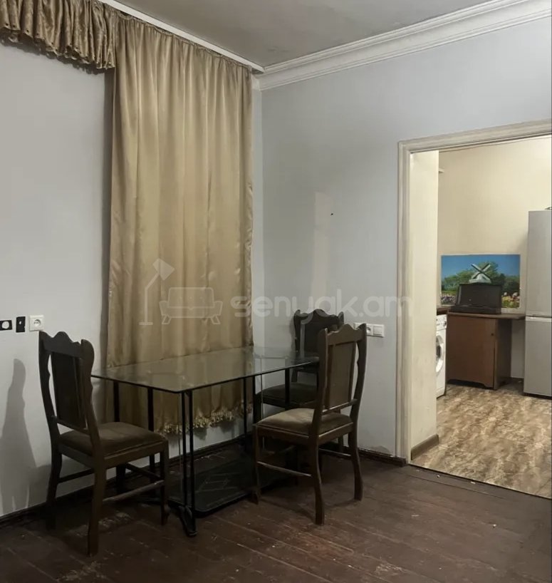 1 Սենյականոց Բնակարան Քարե Շենքում, 40քմ, 1/1 հարկ, Նորմալ Վիճակում, Կահավորված