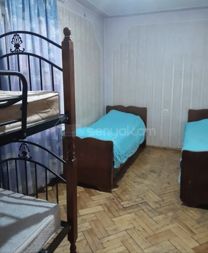 2 Սենյականոց Բնակարան Քարե Շենքում, 56քմ, 2/5 հարկ, Նորմալ Վիճակում, Կահավորված