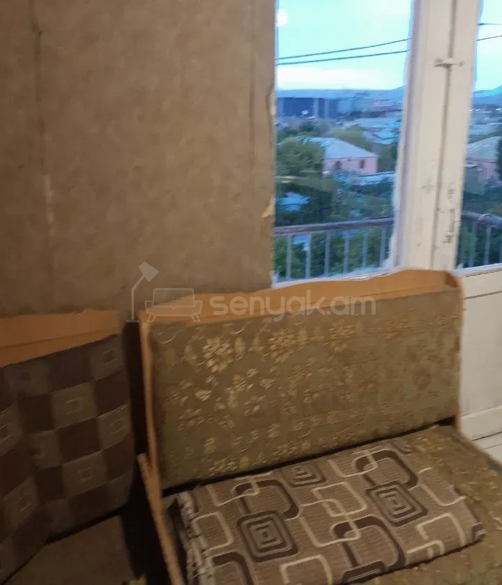 2 Սենյականոց Բնակարան Քարե Շենքում, 56քմ, 2/5 հարկ, Նորմալ Վիճակում, Կահավորված