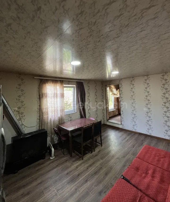 2 Սենյականոց Բնակարան Քարե Շենքում, 42քմ, 3/5 հարկ, Նորմալ Վիճակում, Կահավորված