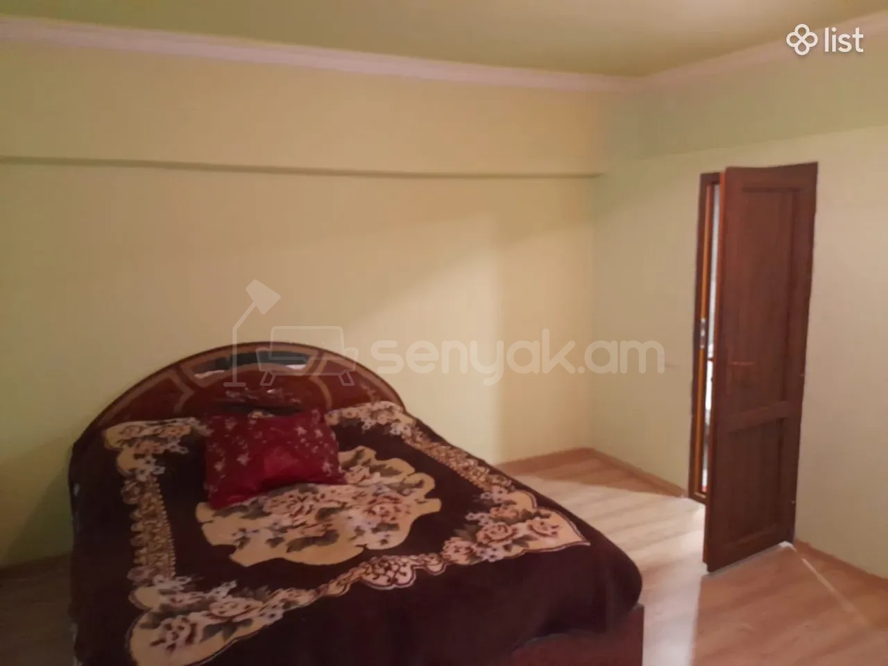 1 Սենյականոց Բնակարան Քարե Շենքում, 45քմ, 1/1 հարկ, Նորմալ Վիճակում, Կահավորված, Արևկող