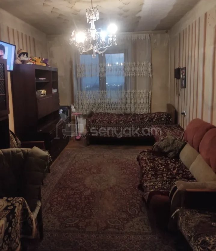 2 Սենյականոց Բնակարան Քարե Շենքում, 48քմ, 3/5 հարկ, Նորմալ Վիճակում, Կահավորված