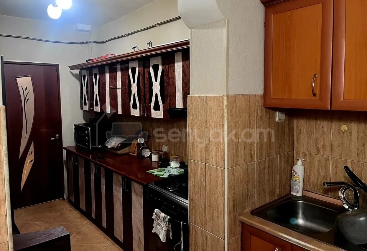 3 Սենյականոց Բնակարան, 72քմ, 2/9 հարկ, Կապիտալ Վերանորոգված