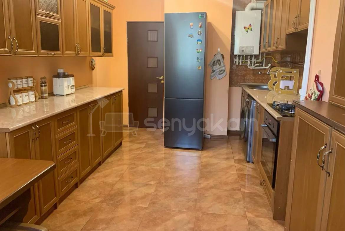 3 Սենյականոց Բնակարան, 93քմ, 2/10 հարկ, Կապիտալ Վերանորոգված