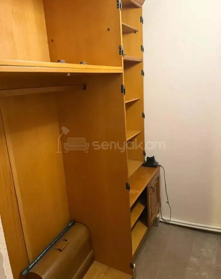 3 Սենյականոց Բնակարան Քարե Շենքում, 80քմ, 2/2 հարկ, Նորմալ Վիճակում, Կահավորված