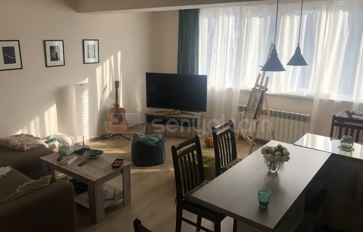 2 Սենյականոց Բնակարան Քարե Շենքում, 49քմ, 5/5 հարկ, Կապիտալ Վերանորոգված, Կահավորված