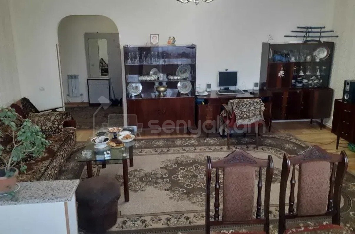 3 Սենյականոց Բնակարան, 74քմ, 1/9 հարկ, Նորմալ Վիճակում, Կահավորված