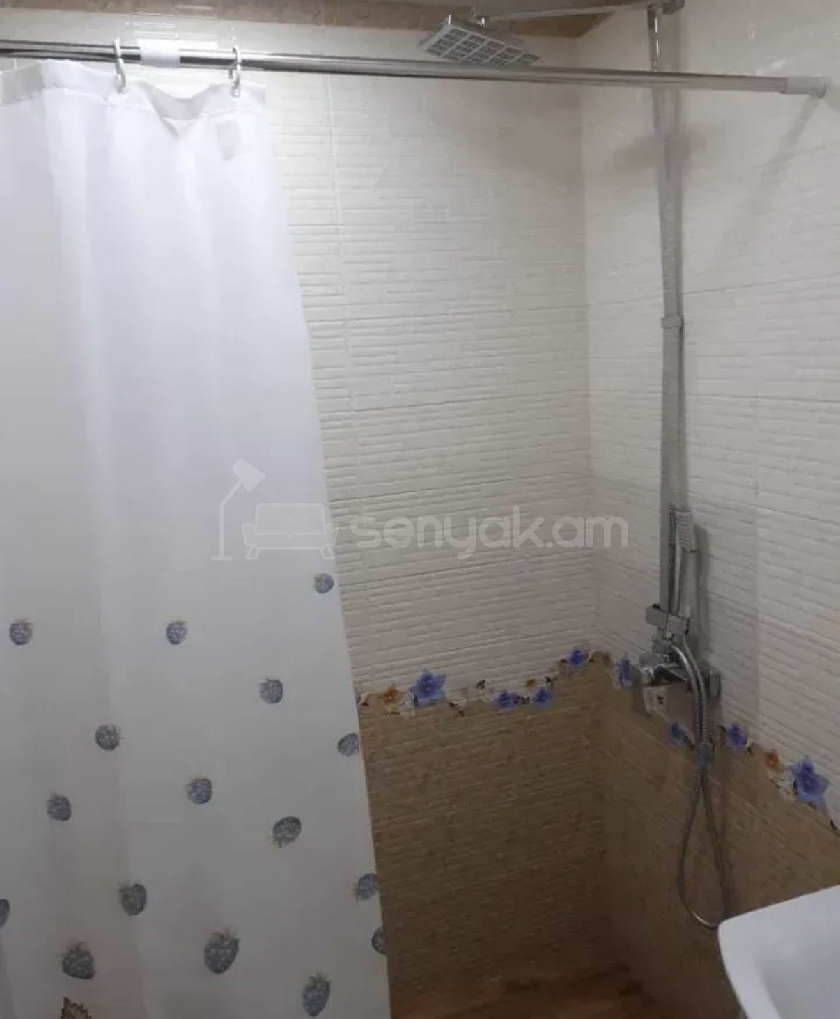 3 Սենյականոց Բնակարան, 74քմ, 1/9 հարկ, Նորմալ Վիճակում, Կահավորված