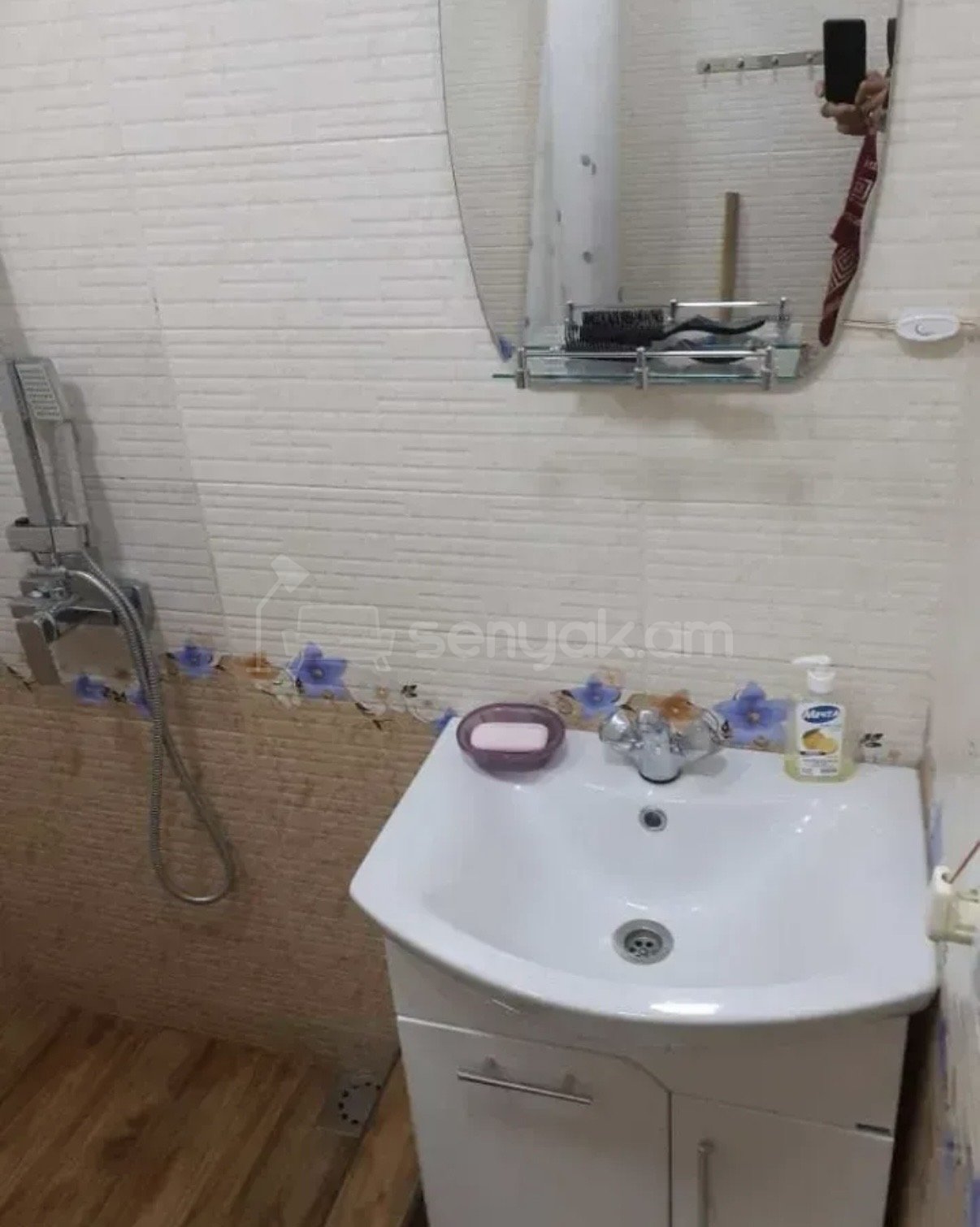 3 Սենյականոց Բնակարան, 74քմ, 1/9 հարկ, Նորմալ Վիճակում, Կահավորված