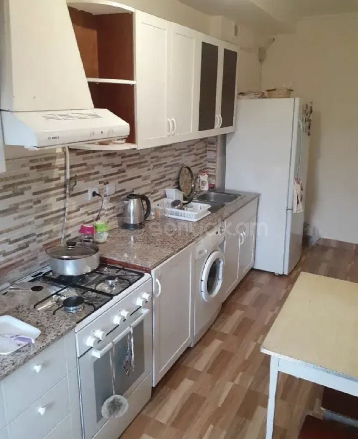 3 Սենյականոց Բնակարան, 74քմ, 1/9 հարկ, Նորմալ Վիճակում, Կահավորված