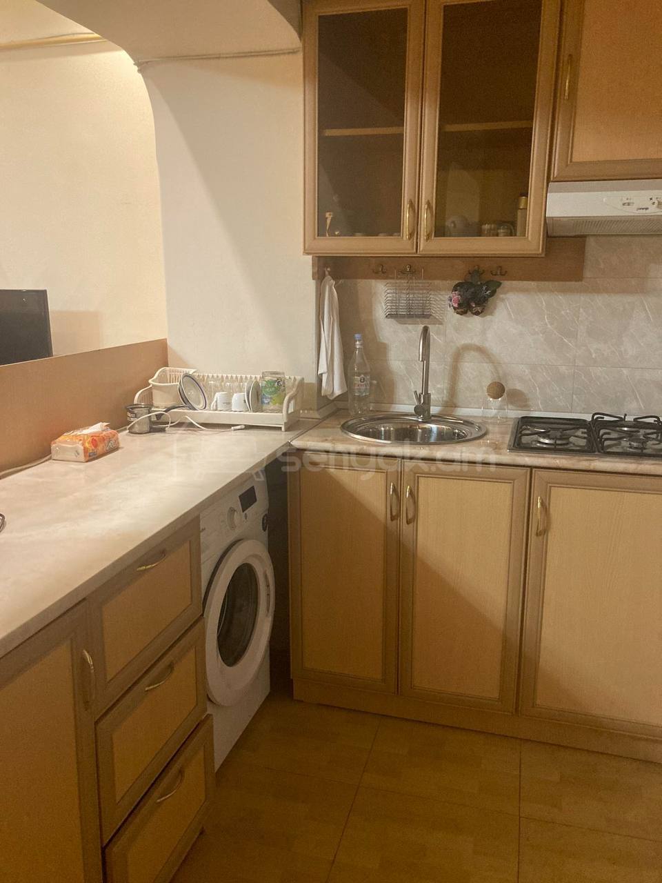 1 Սենյականոց Բնակարան Քարե Շենքում, 50քմ, 4/6 հարկ, Կոսմետիկ Վերանորոգված, Կահավորված