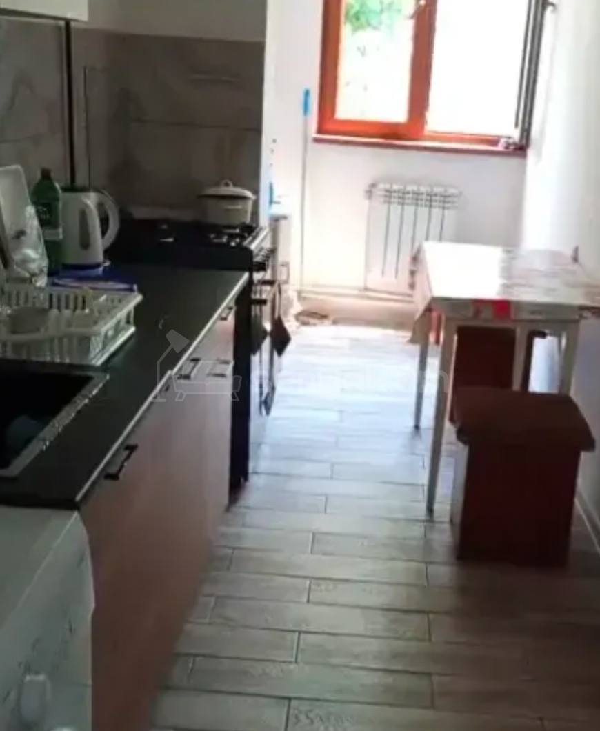 3 Սենյականոց Բնակարան Քարե Շենքում, 60քմ, 3/5 հարկ, Կոսմետիկ Վերանորոգված, Կահավորված