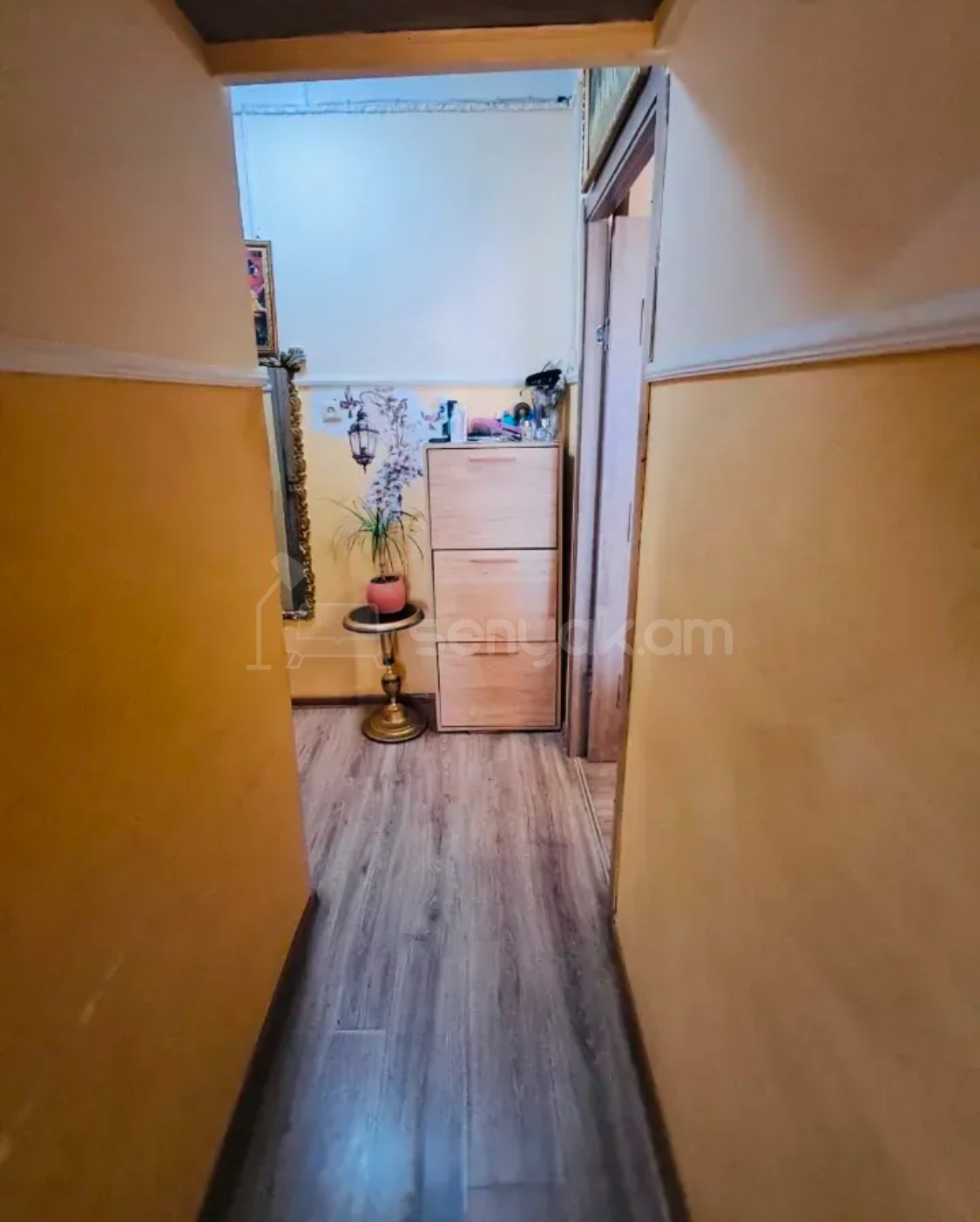 1 Սենյականոց Բնակարան Քարե Շենքում, 33քմ, 3/5 հարկ, Կապիտալ Վերանորոգված