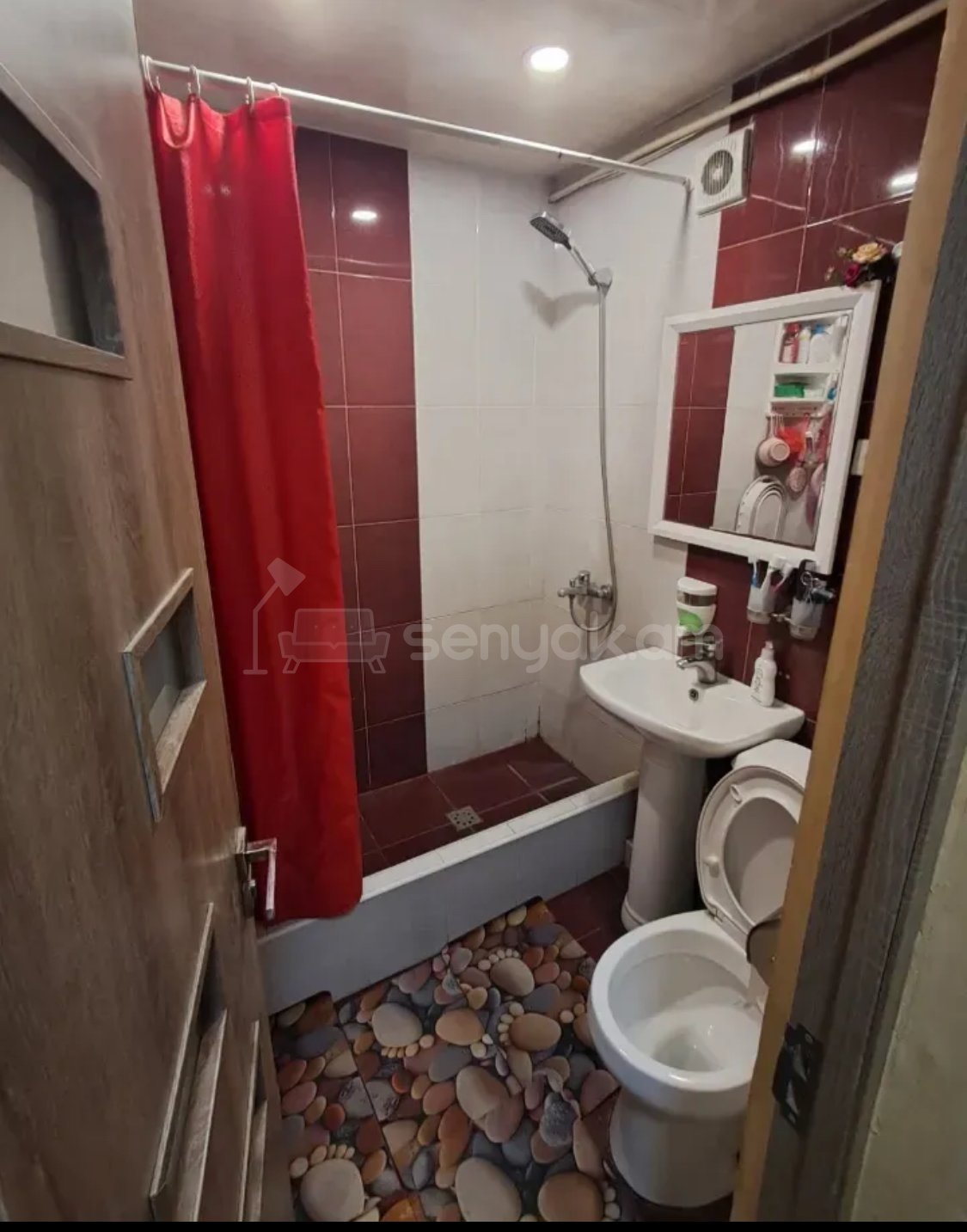 1 Սենյականոց Բնակարան Քարե Շենքում, 33քմ, 3/5 հարկ, Կապիտալ Վերանորոգված