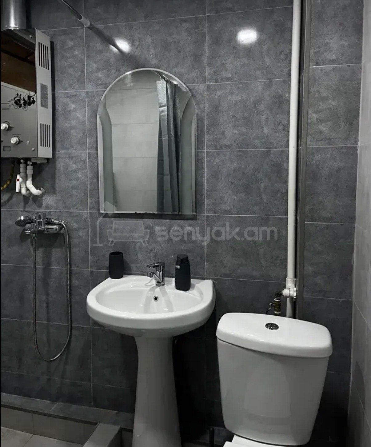 2 Սենյականոց Բնակարան Քարե Շենքում, 41քմ, 1/5 հարկ, Կապիտալ Վերանորոգված, Կահավորված